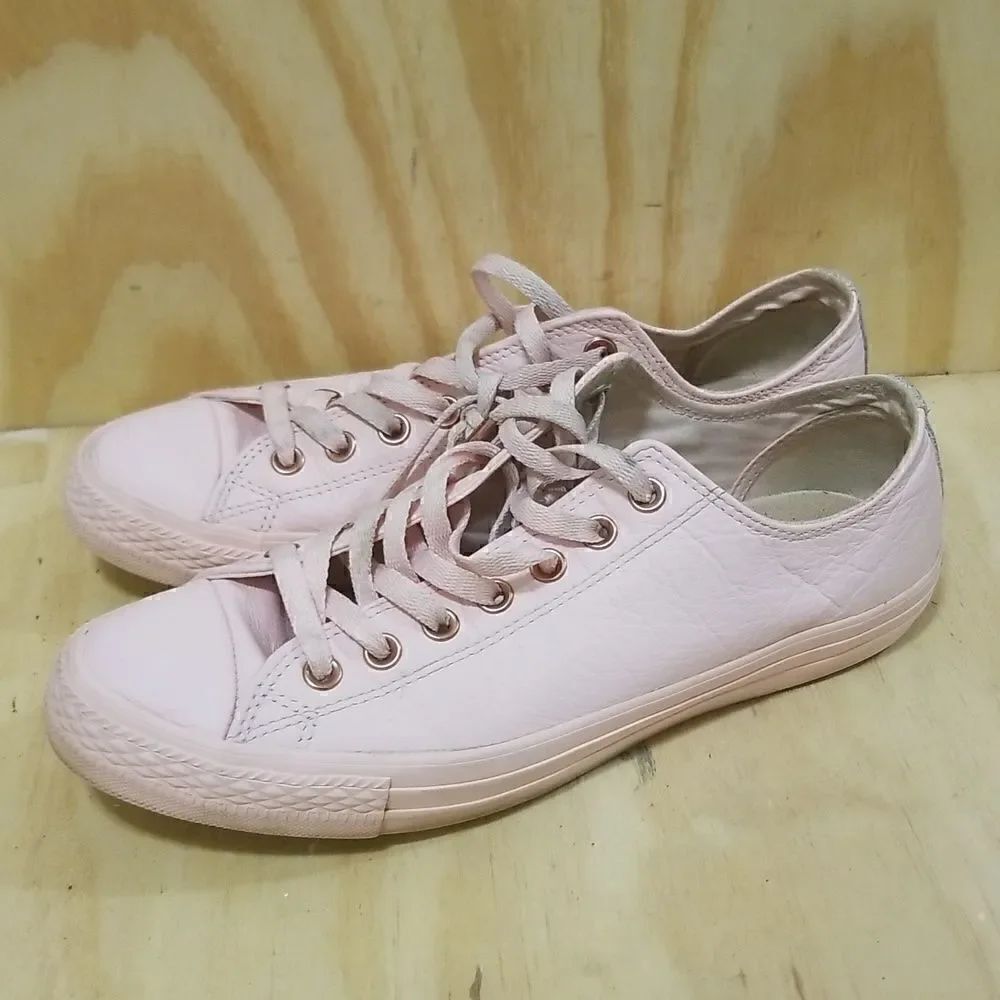 Converse Pink Leather Chuck Taylor Mens sz 9 Wmn's sz 11